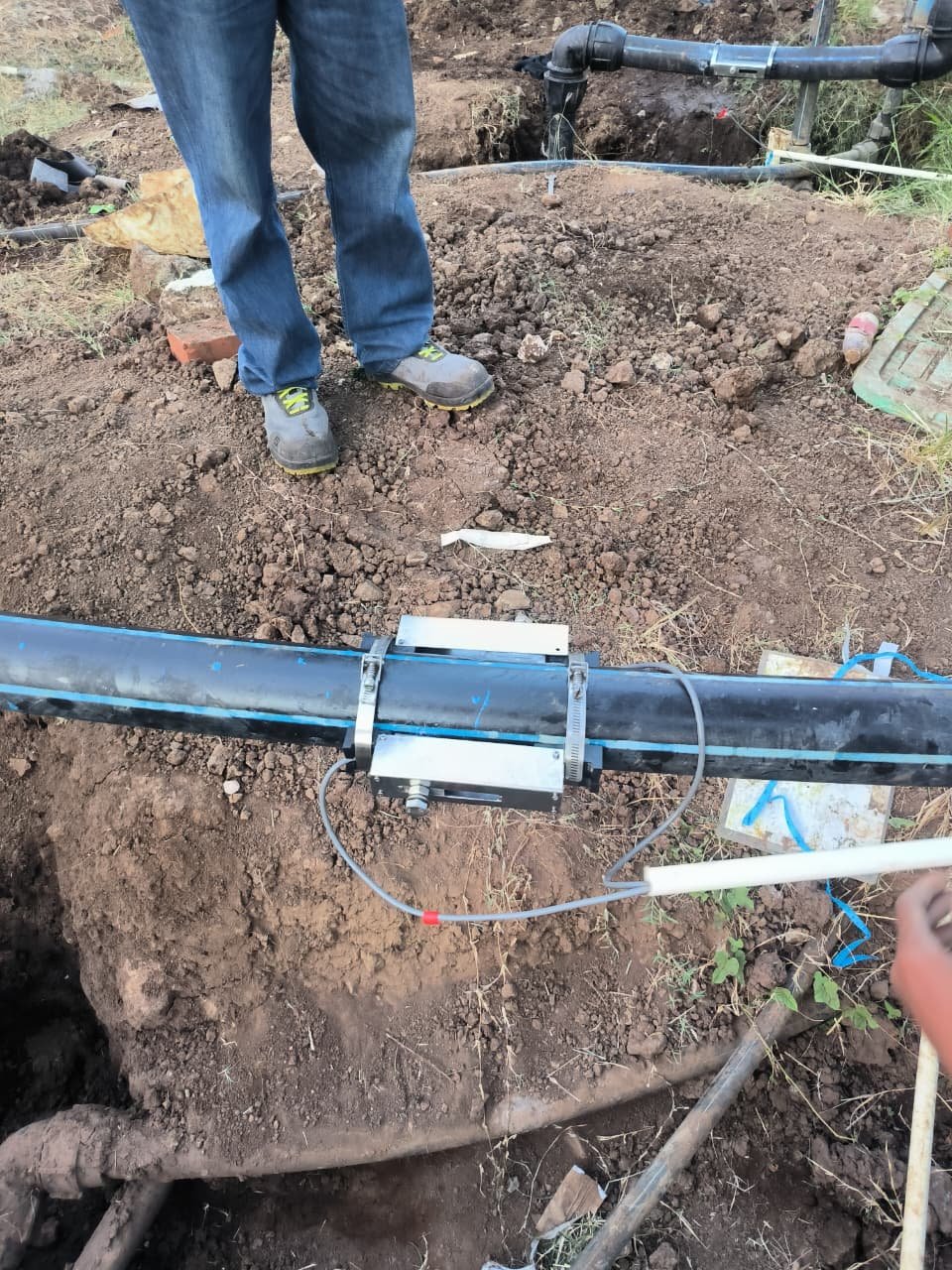 Pemasangan 6 Unit Ultrasonic Flow Meter di pabrik sepatu