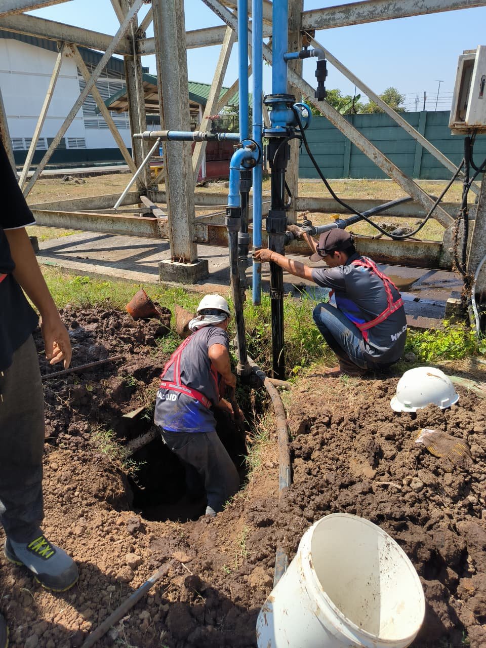 Pemasangan 6 Unit Ultrasonic Flow Meter di pabrik sepatu
